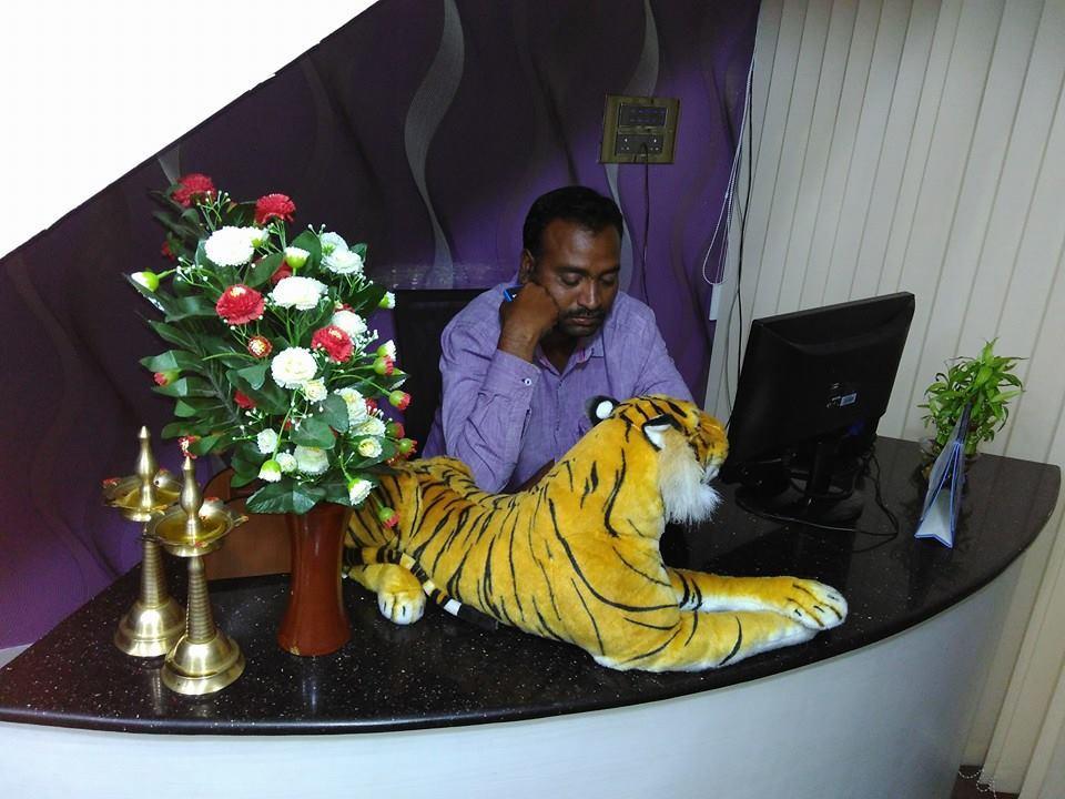Hotel Av Comforts Bengaluru Kültér fotó
